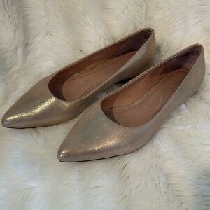 LIKE NEW CASLON SIZE 8 M LEATHER GOLD FLATS